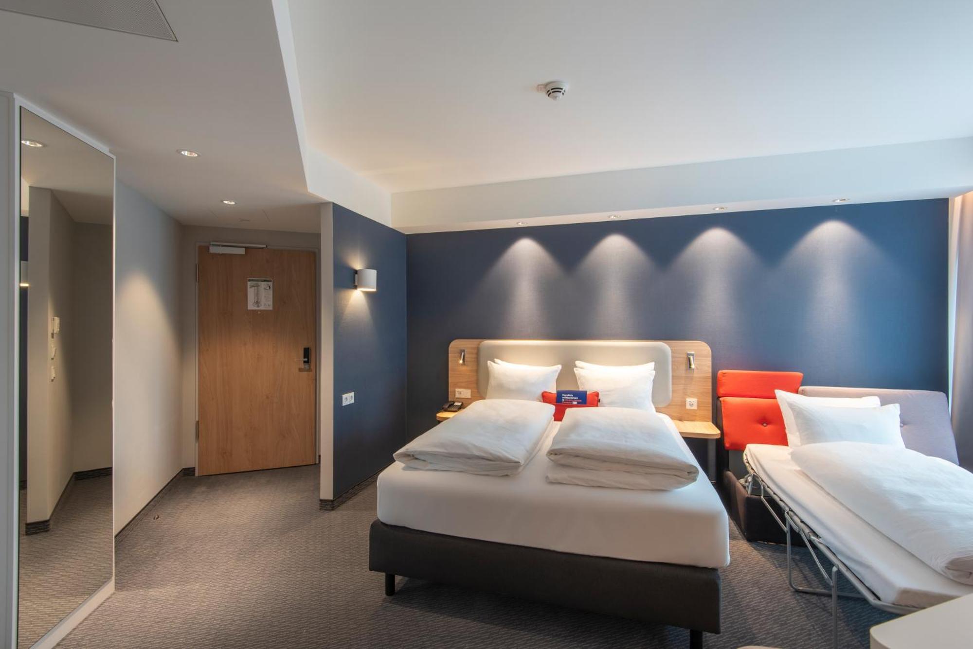 Holiday Inn Express Heilbronn By Ihg Екстериор снимка