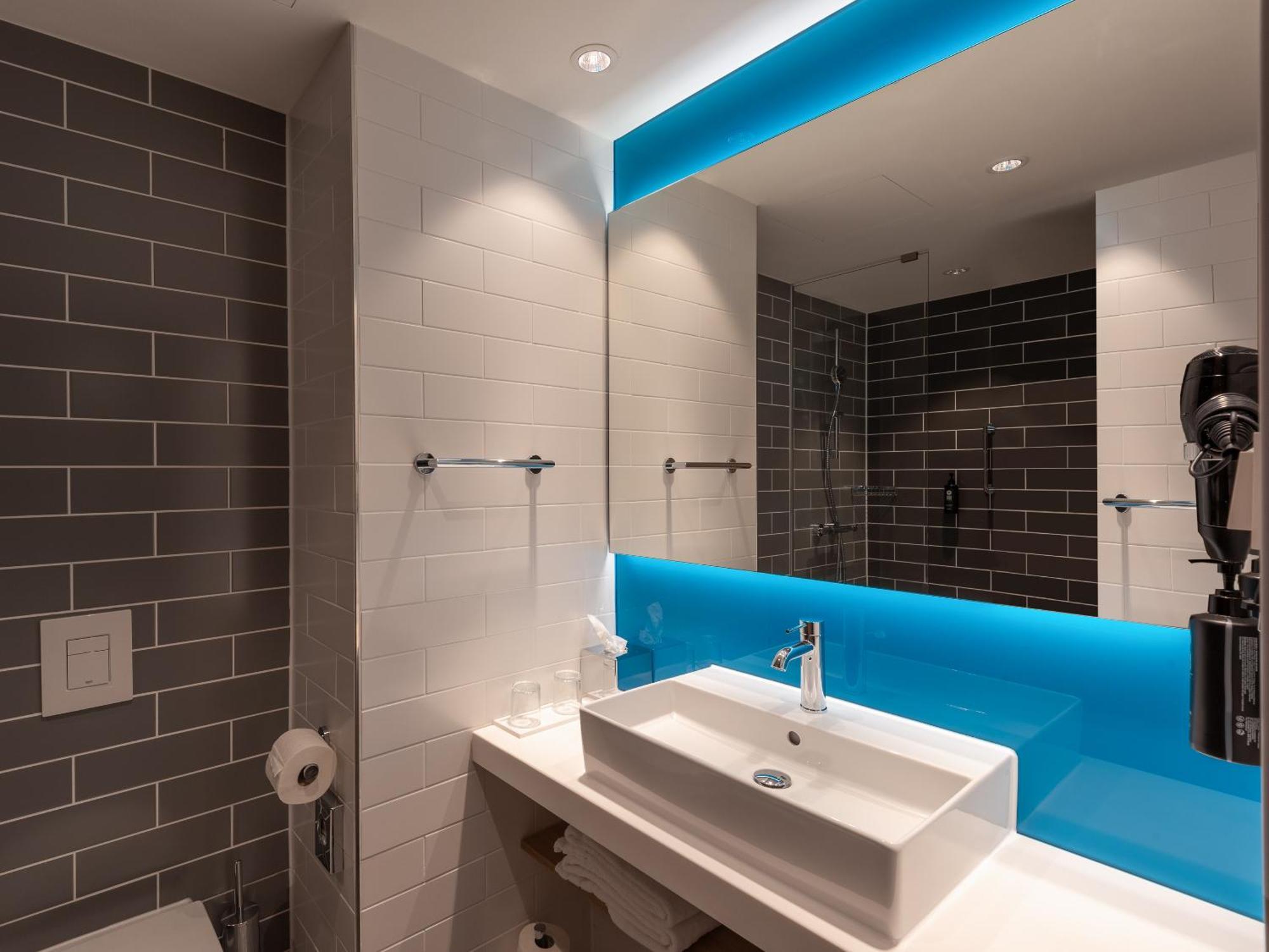 Holiday Inn Express Heilbronn By Ihg Екстериор снимка