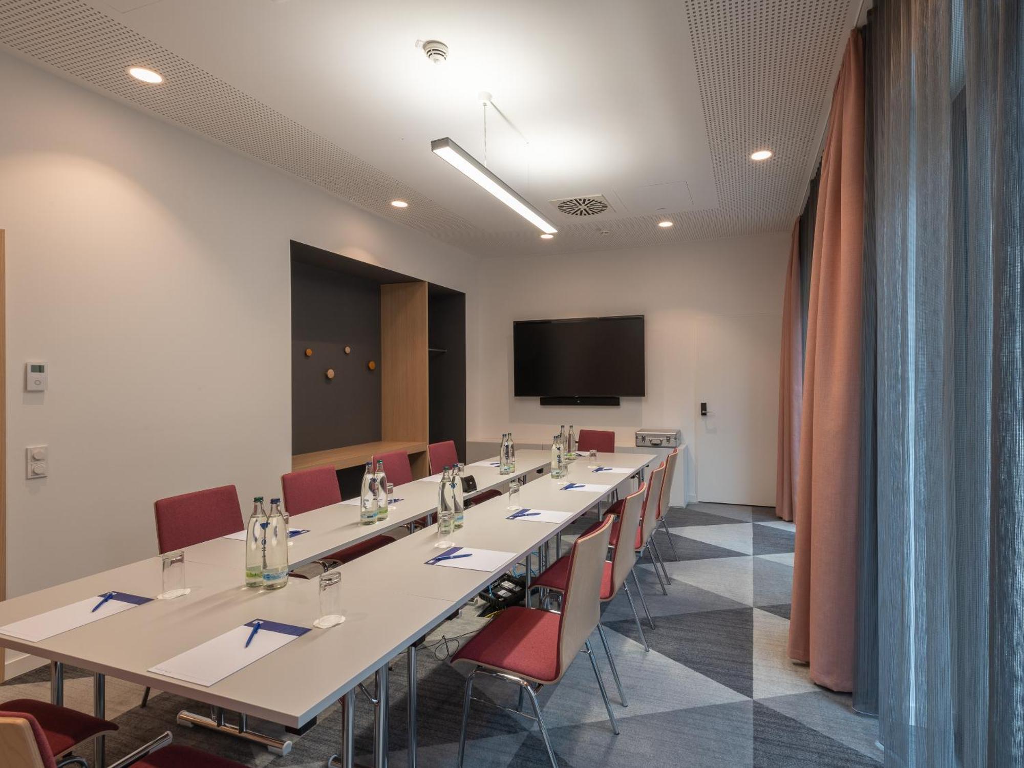 Holiday Inn Express Heilbronn By Ihg Екстериор снимка