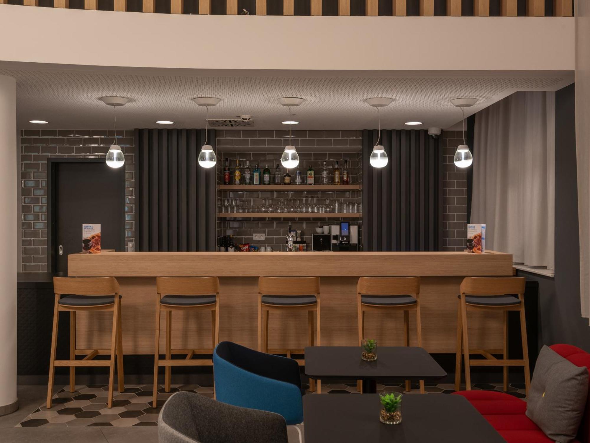 Holiday Inn Express Heilbronn By Ihg Екстериор снимка