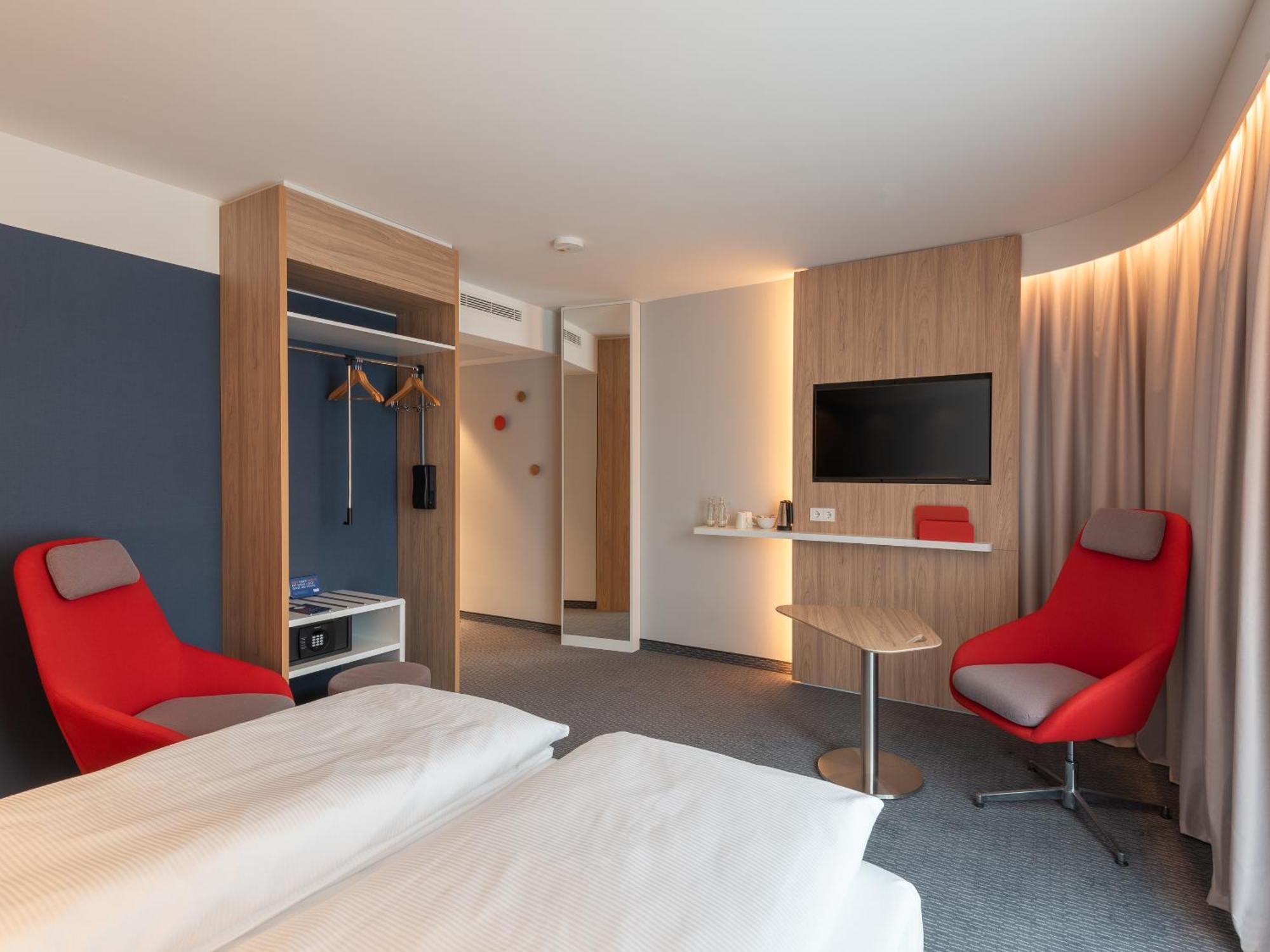 Holiday Inn Express Heilbronn By Ihg Екстериор снимка