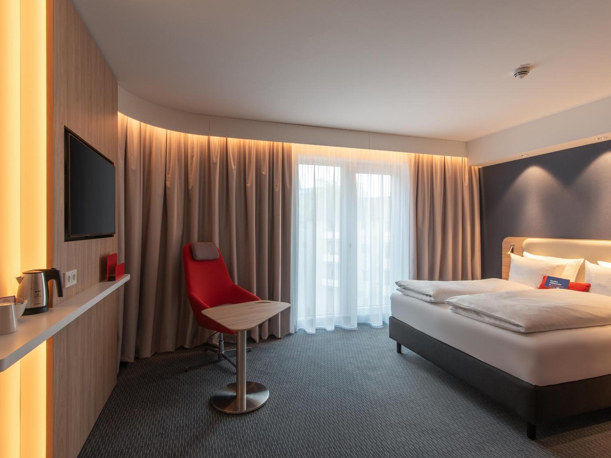 Holiday Inn Express Heilbronn By Ihg Екстериор снимка