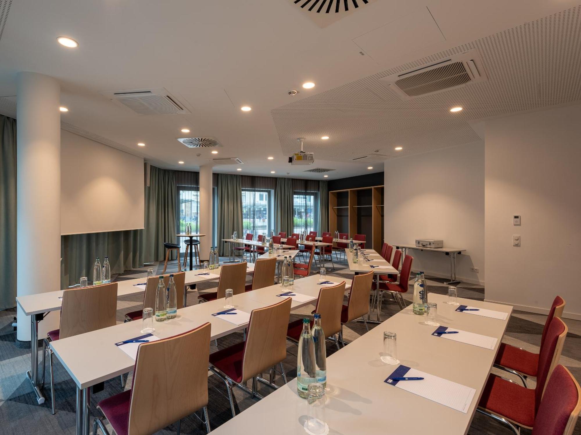Holiday Inn Express Heilbronn By Ihg Екстериор снимка