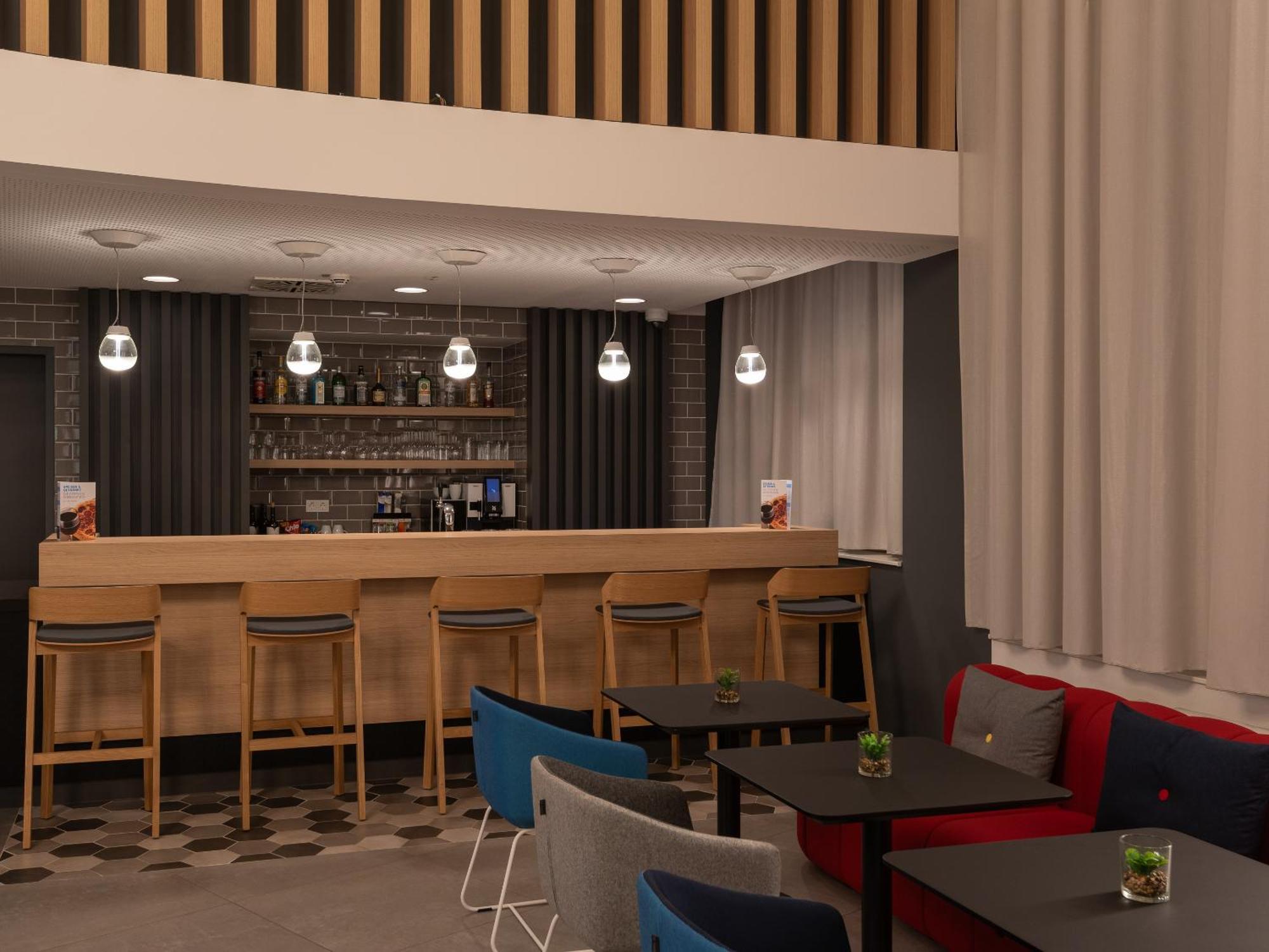 Holiday Inn Express Heilbronn By Ihg Екстериор снимка