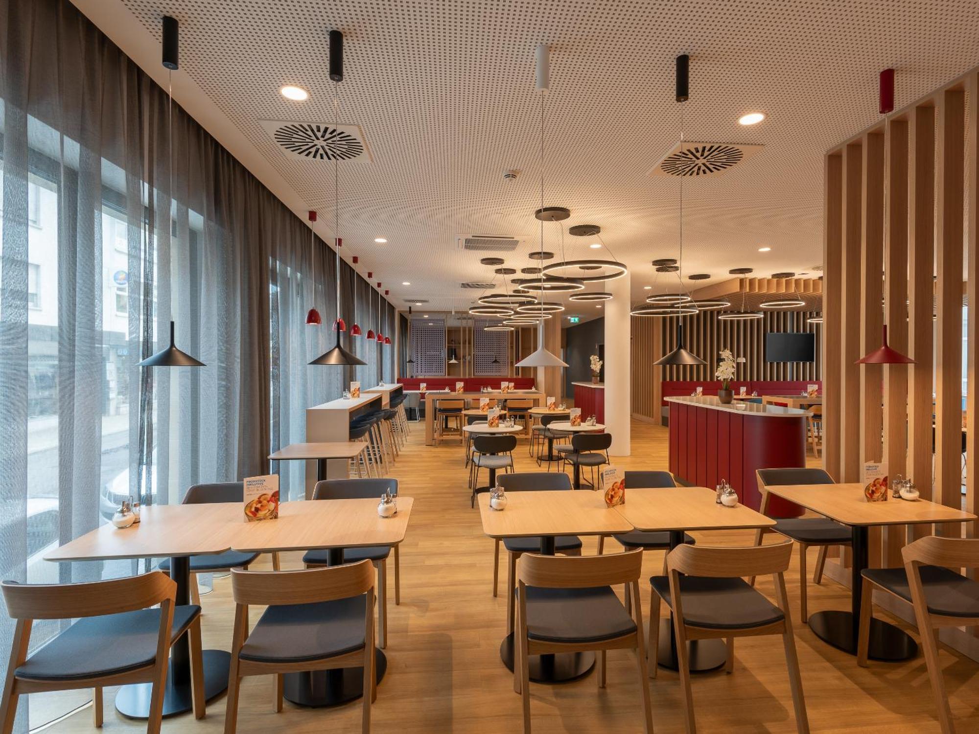 Holiday Inn Express Heilbronn By Ihg Екстериор снимка