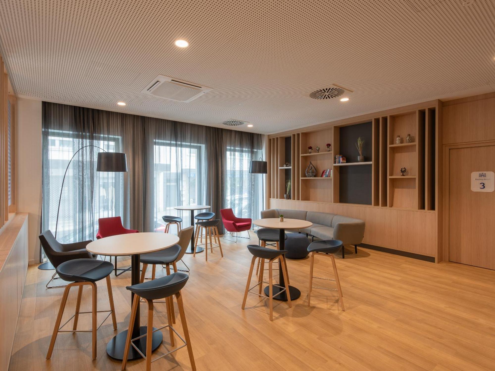 Holiday Inn Express Heilbronn By Ihg Екстериор снимка
