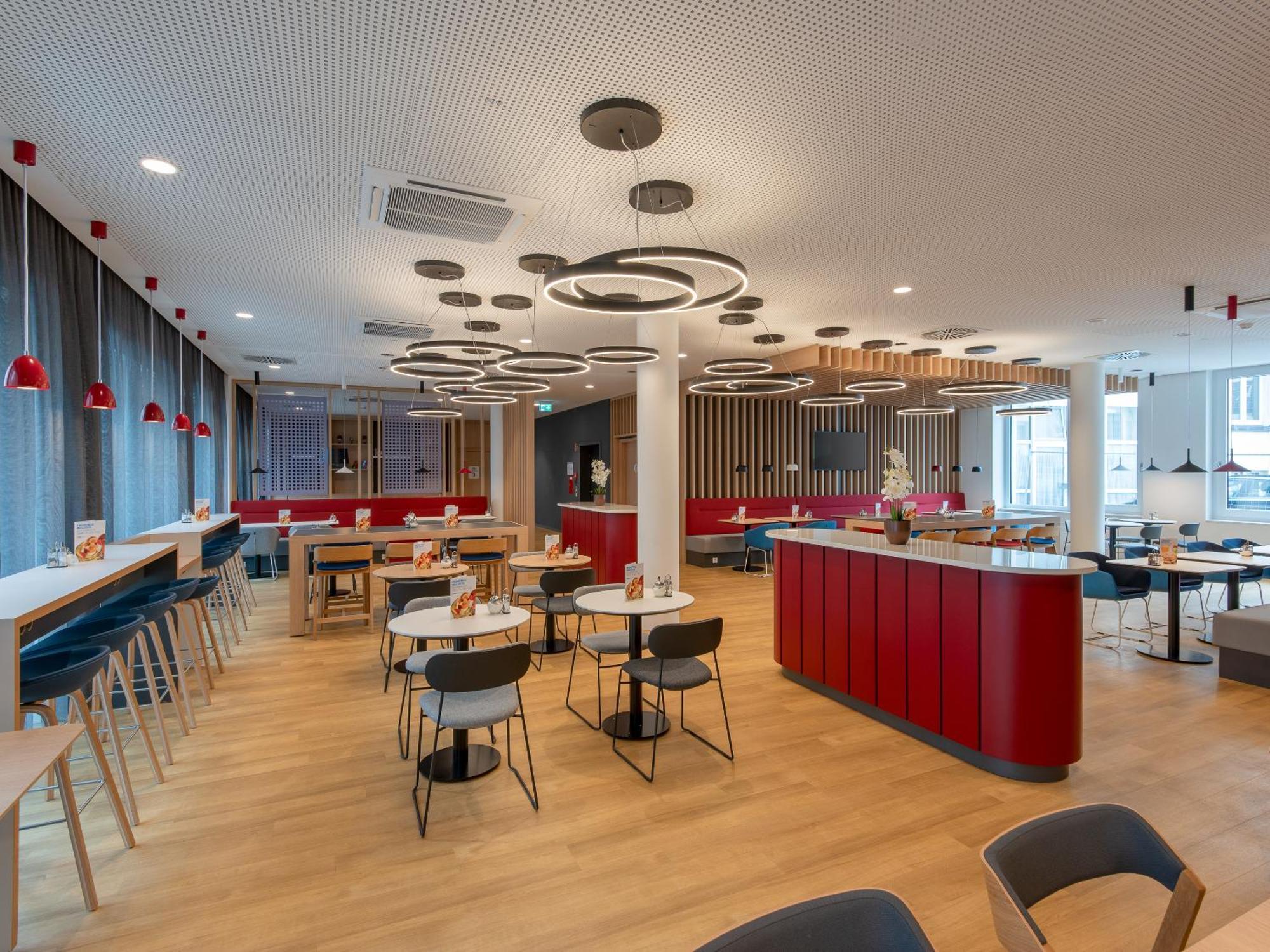Holiday Inn Express Heilbronn By Ihg Екстериор снимка